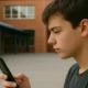 Pantallas, IA y desinformación: consejos para educar en el entorno digital